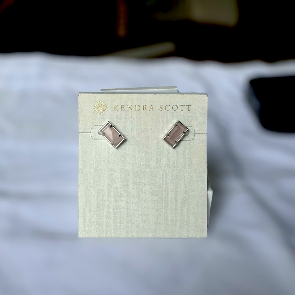 NWT Kendra Scott Earrings - Picture 2 of 3